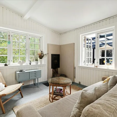 بيت للعطل Cozy Summerhouse On Bornholm