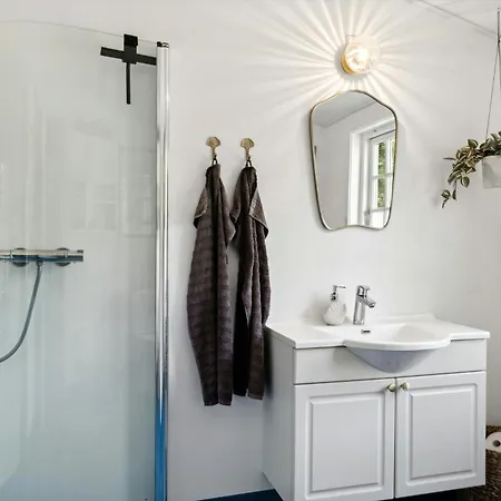 펜션 Cozy Summerhouse On Bornholm *