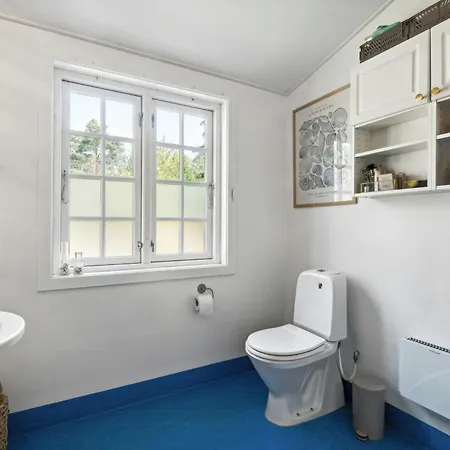 Cozy Summerhouse On Bornholm