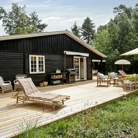 Cozy Summerhouse On Bornholm