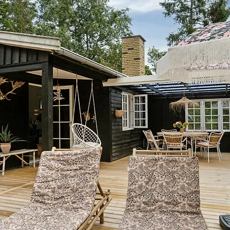 بيت للعطل Cozy Summerhouse On Bornholm